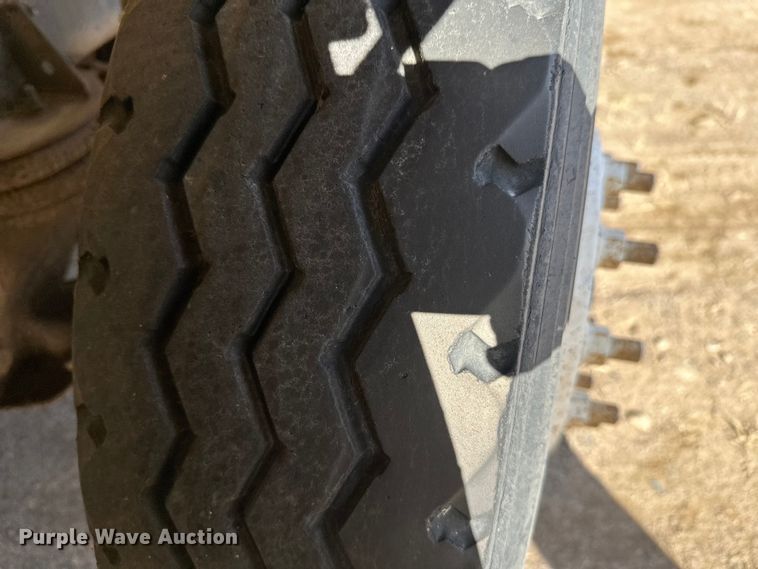 image for item DW4351 2002 International 5500i ready mix truck