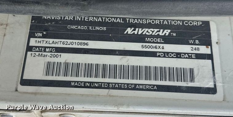 image for item DW4351 2002 International 5500i ready mix truck