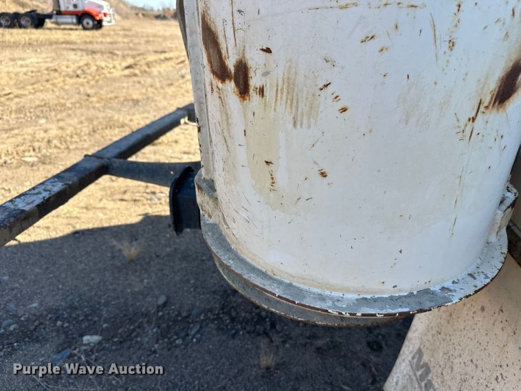 image for item DW4352 2002 International 5500i ready mix truck