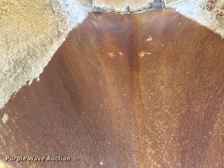 image for item DW4352 2002 International 5500i ready mix truck