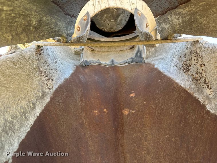 image for item DW4352 2002 International 5500i ready mix truck