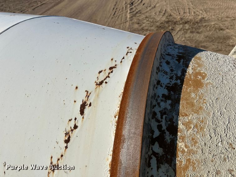 image for item DW4352 2002 International 5500i ready mix truck