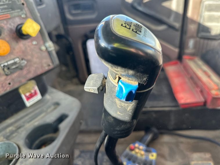 image for item DW4352 2002 International 5500i ready mix truck