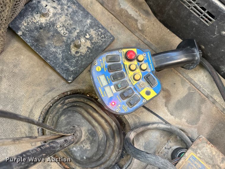 image for item DW4352 2002 International 5500i ready mix truck