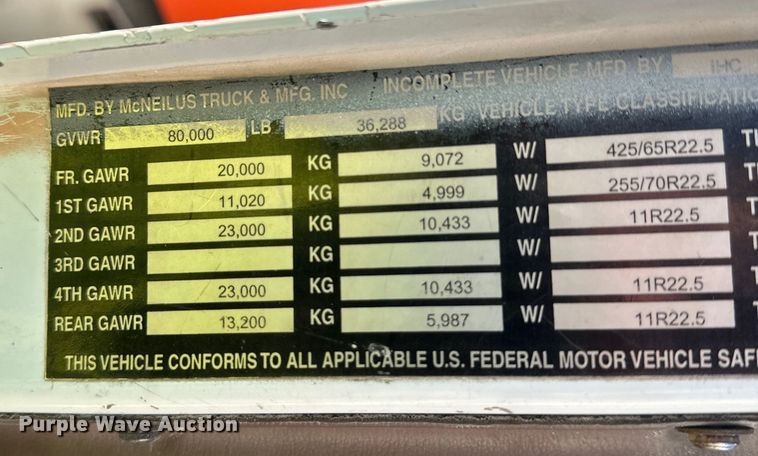 image for item DW4352 2002 International 5500i ready mix truck