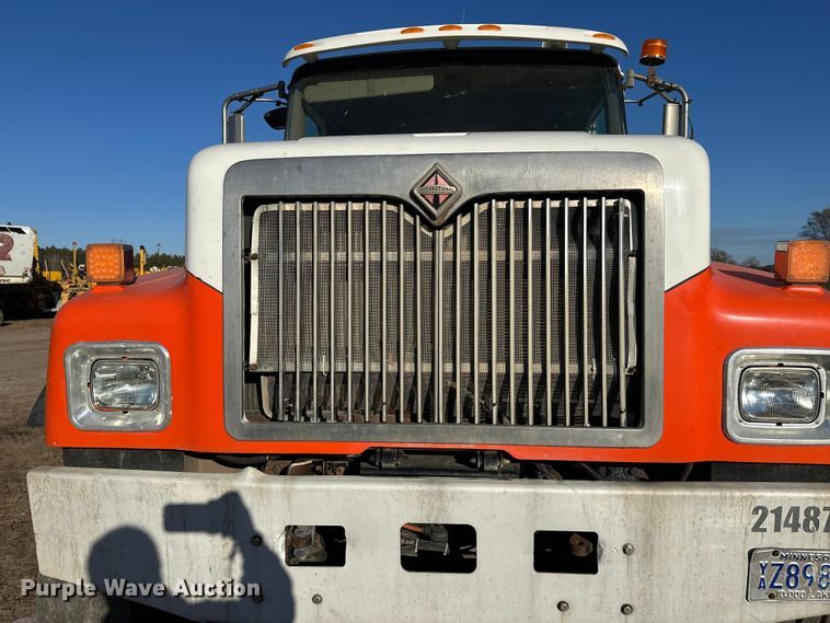 image for item DW4353 2005 International 5500i ready mix truck