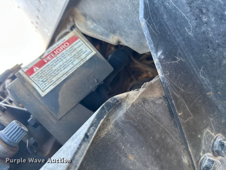 image for item DW4353 2005 International 5500i ready mix truck