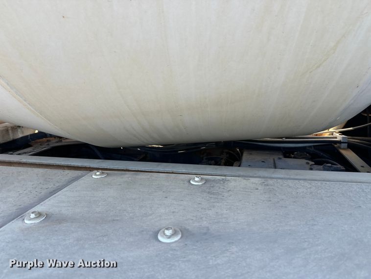 image for item DW4353 2005 International 5500i ready mix truck