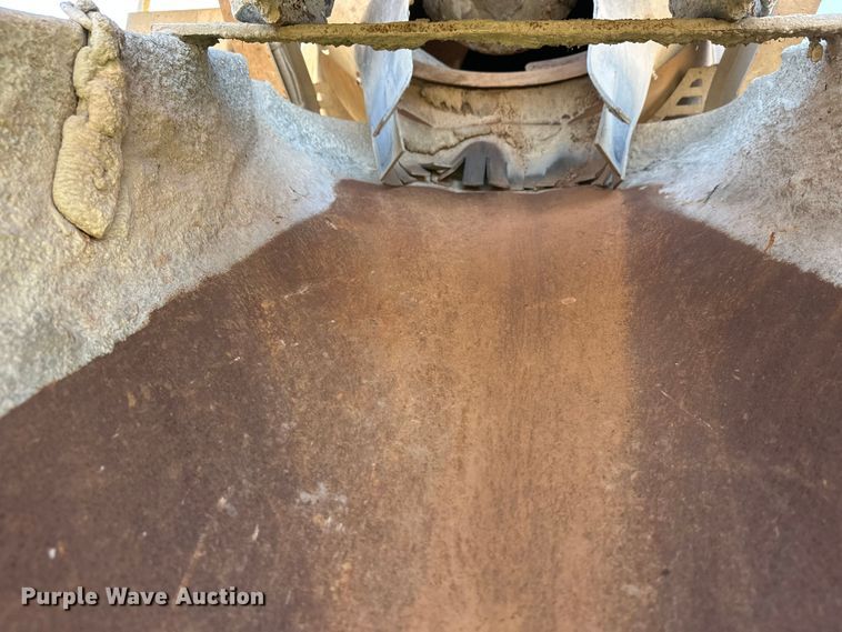 image for item DW4353 2005 International 5500i ready mix truck