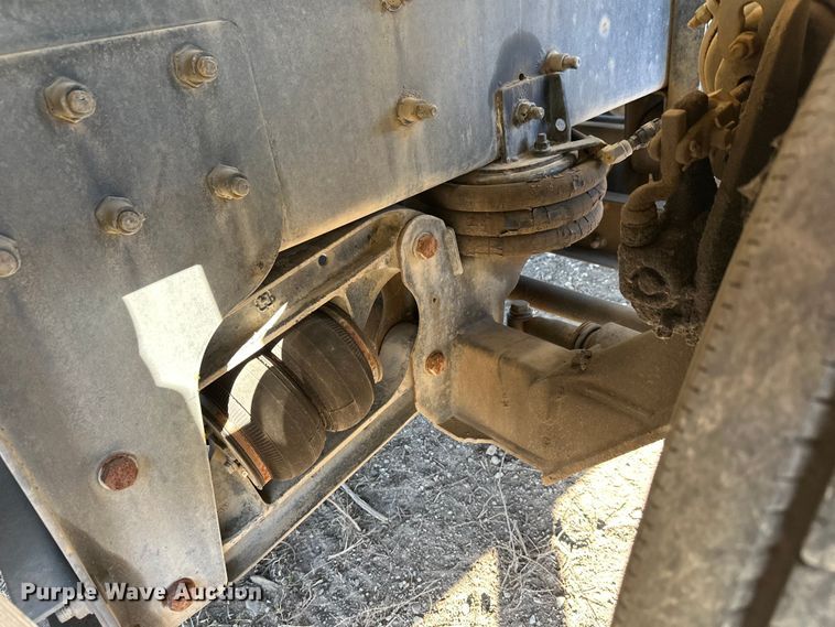 image for item DW4353 2005 International 5500i ready mix truck