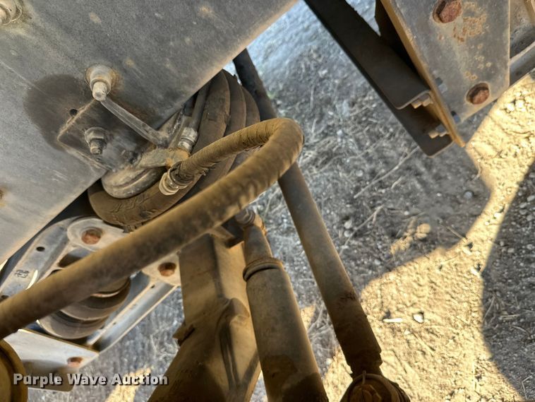 image for item DW4353 2005 International 5500i ready mix truck