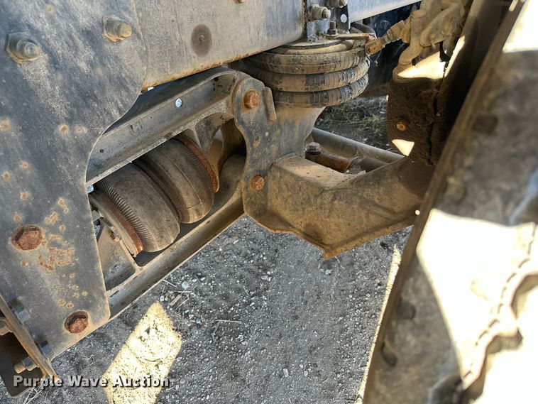 image for item DW4353 2005 International 5500i ready mix truck