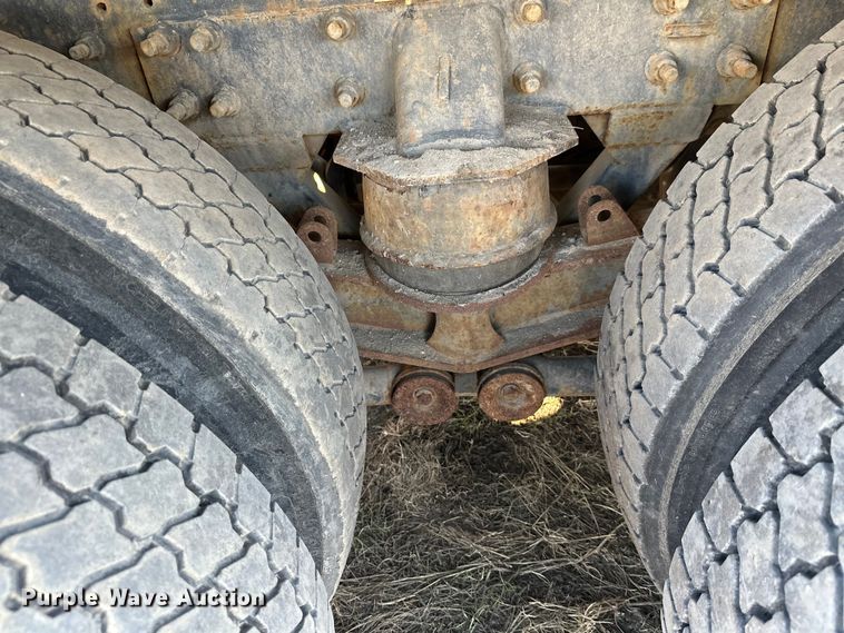 image for item DW4353 2005 International 5500i ready mix truck