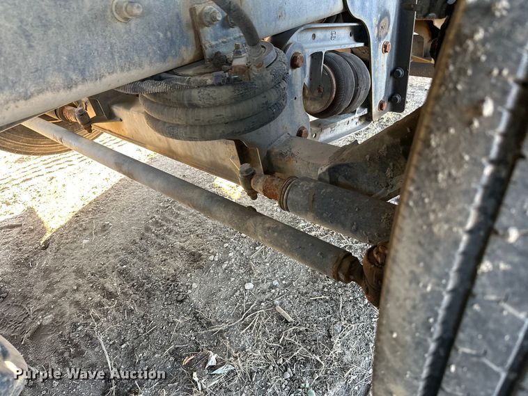 image for item DW4353 2005 International 5500i ready mix truck