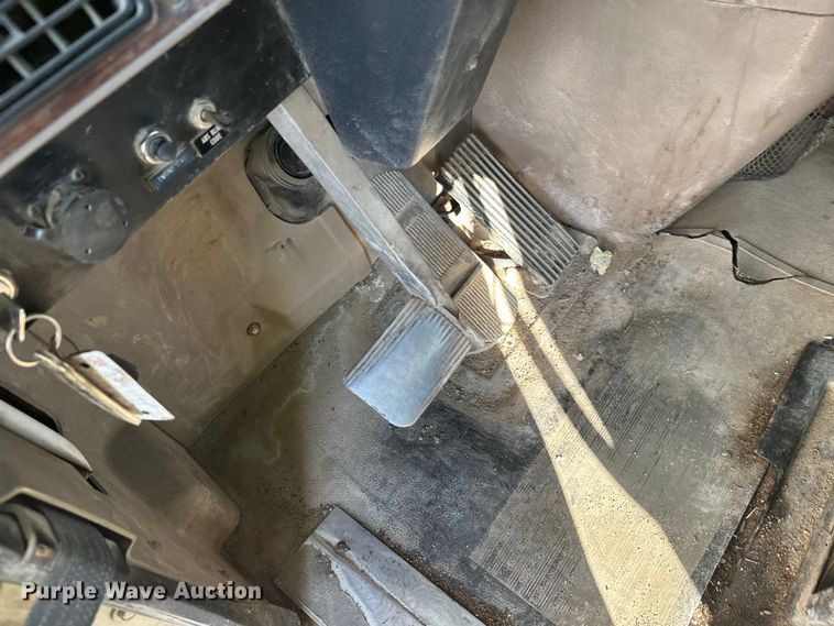 image for item DW4353 2005 International 5500i ready mix truck