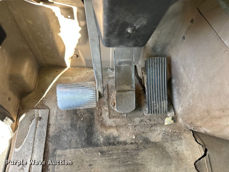 image for item DW4353 2005 International 5500i ready mix truck