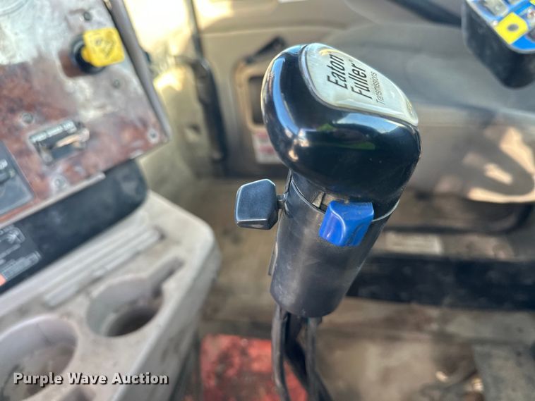 image for item DW4353 2005 International 5500i ready mix truck