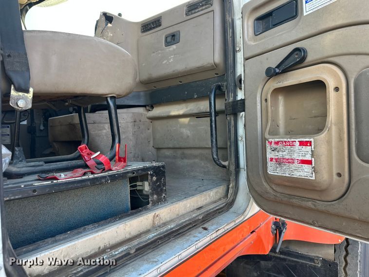 image for item DW4353 2005 International 5500i ready mix truck