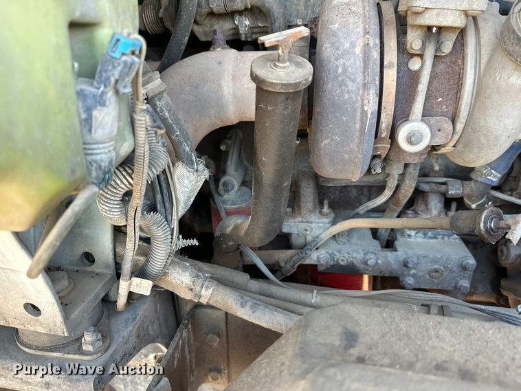 image for item DW4353 2005 International 5500i ready mix truck