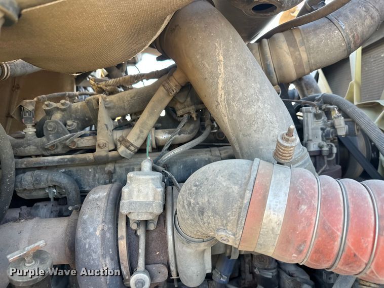 image for item DW4353 2005 International 5500i ready mix truck