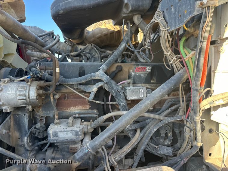 image for item DW4353 2005 International 5500i ready mix truck