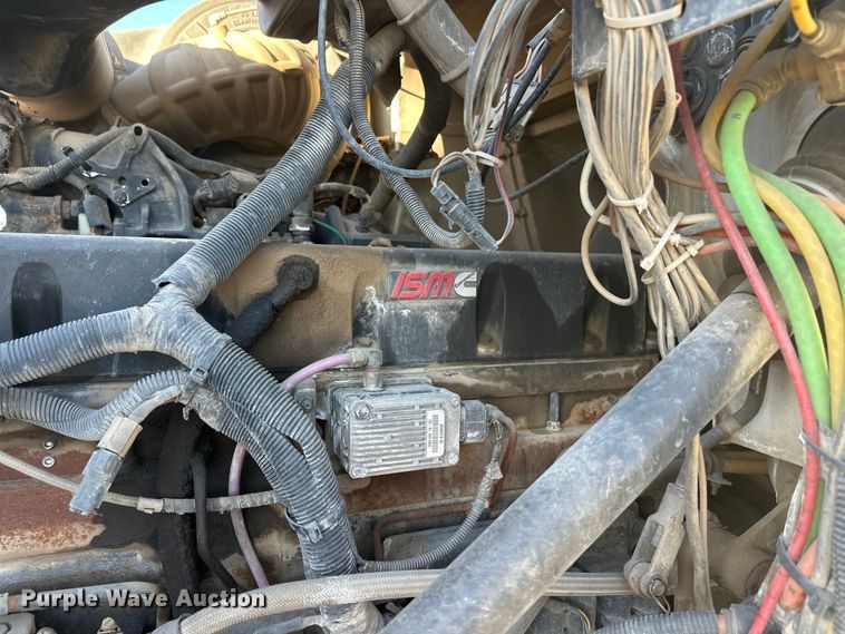 image for item DW4353 2005 International 5500i ready mix truck