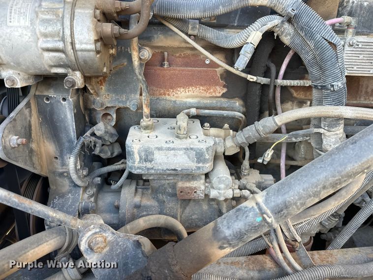 image for item DW4353 2005 International 5500i ready mix truck