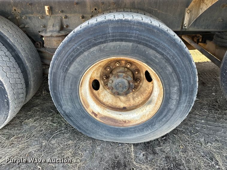 image for item DW4353 2005 International 5500i ready mix truck