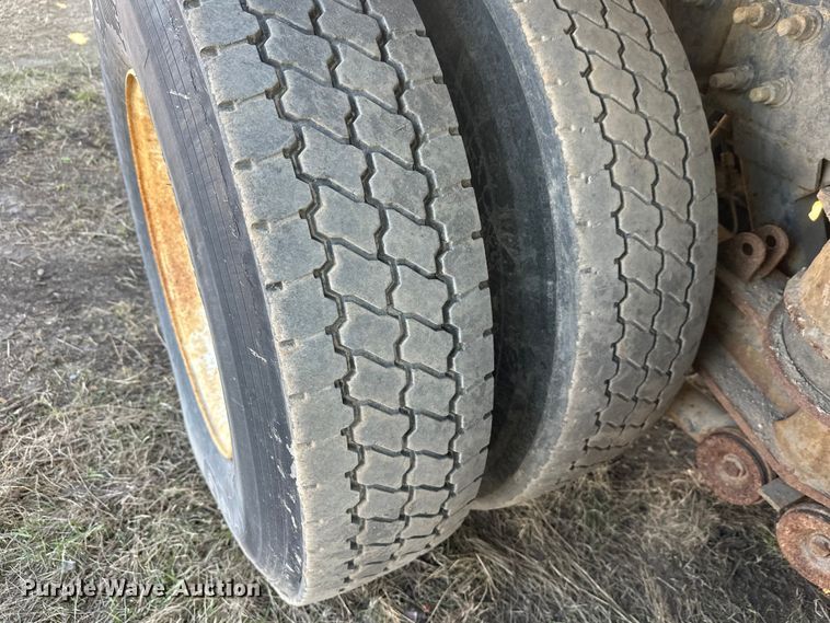 image for item DW4353 2005 International 5500i ready mix truck