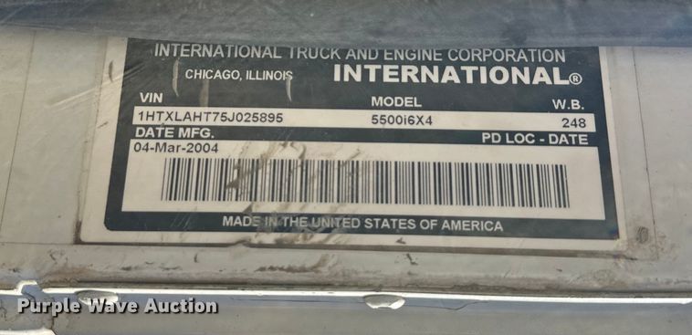 image for item DW4353 2005 International 5500i ready mix truck