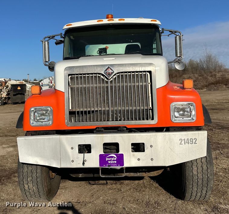 image for item DW4355 2006 International 5500i ready mix truck