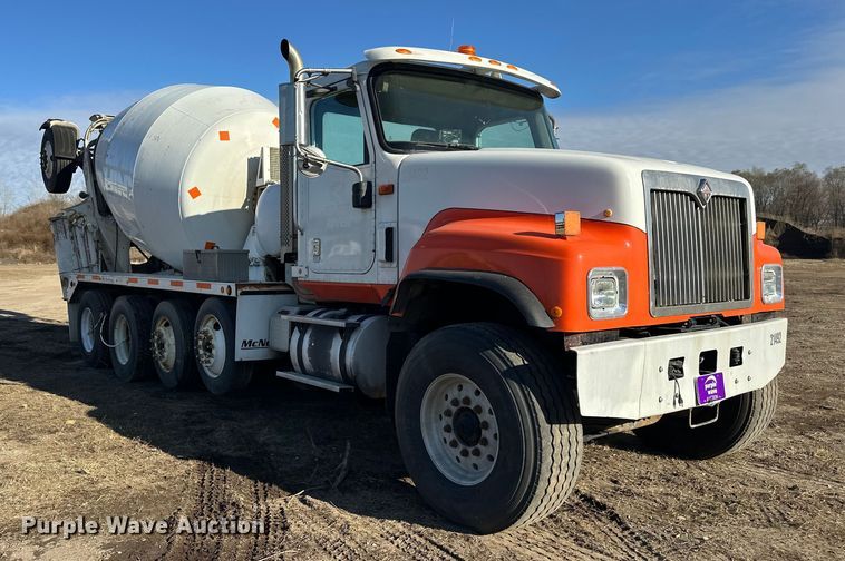 image for item DW4355 2006 International 5500i ready mix truck