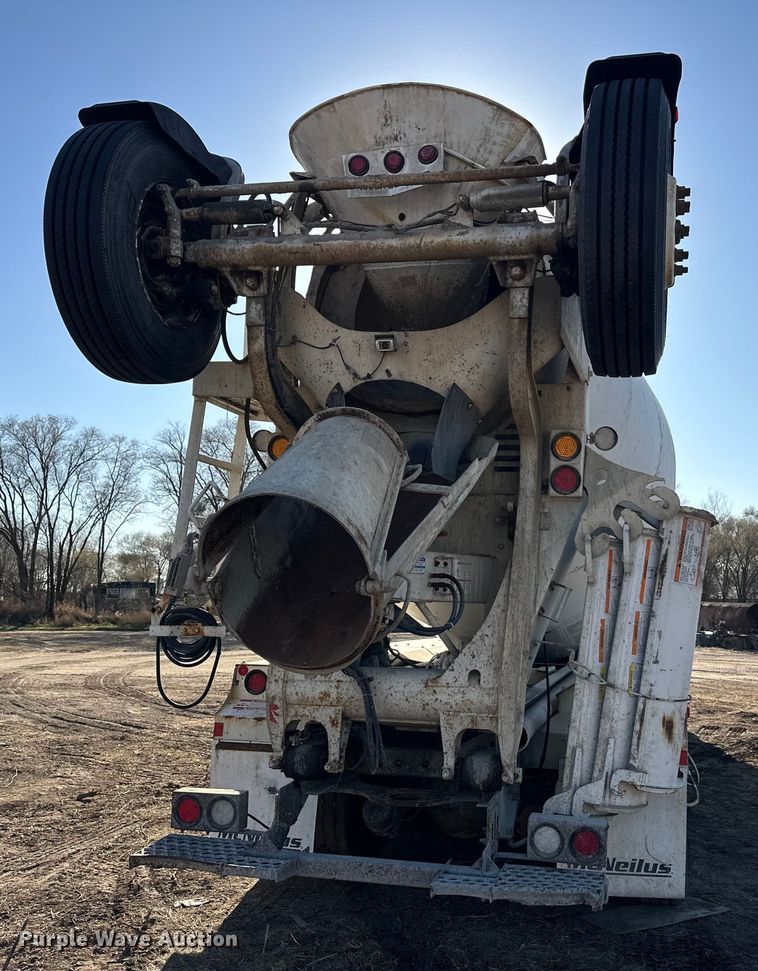 image for item DW4355 2006 International 5500i ready mix truck