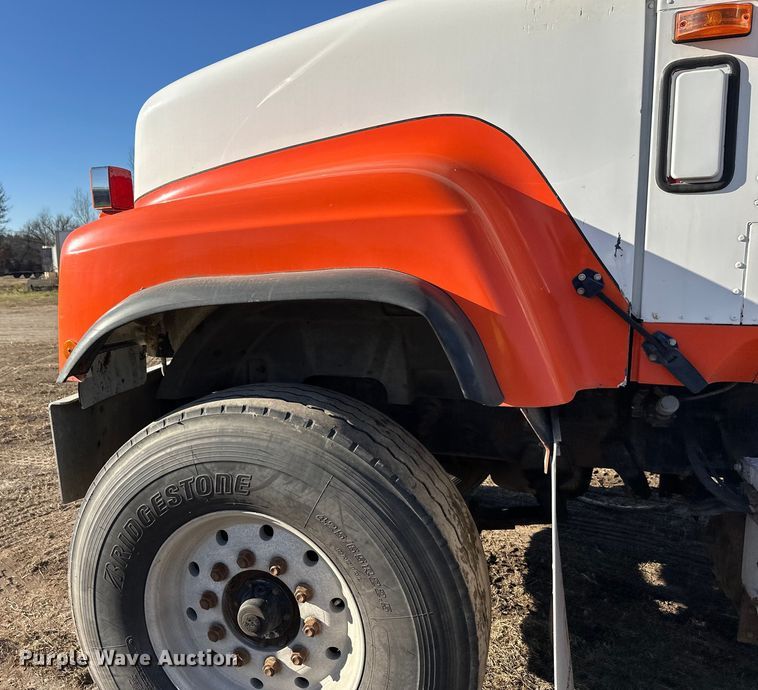 image for item DW4355 2006 International 5500i ready mix truck