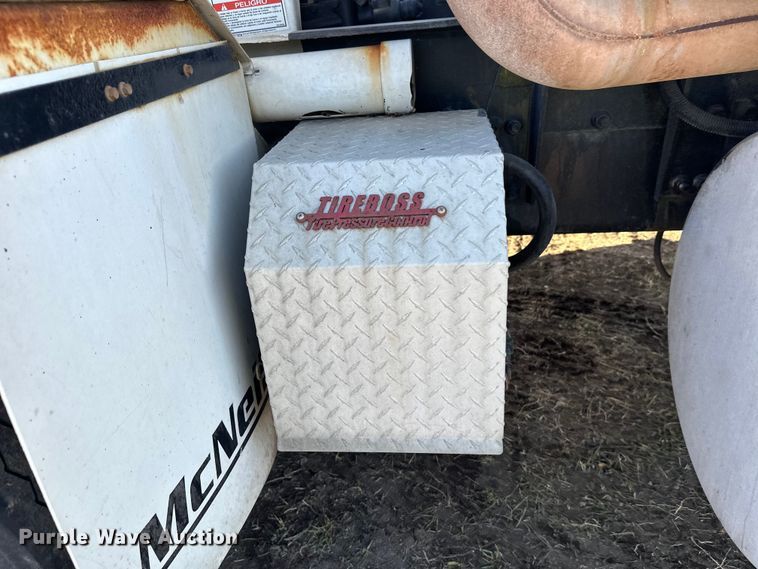 image for item DW4355 2006 International 5500i ready mix truck