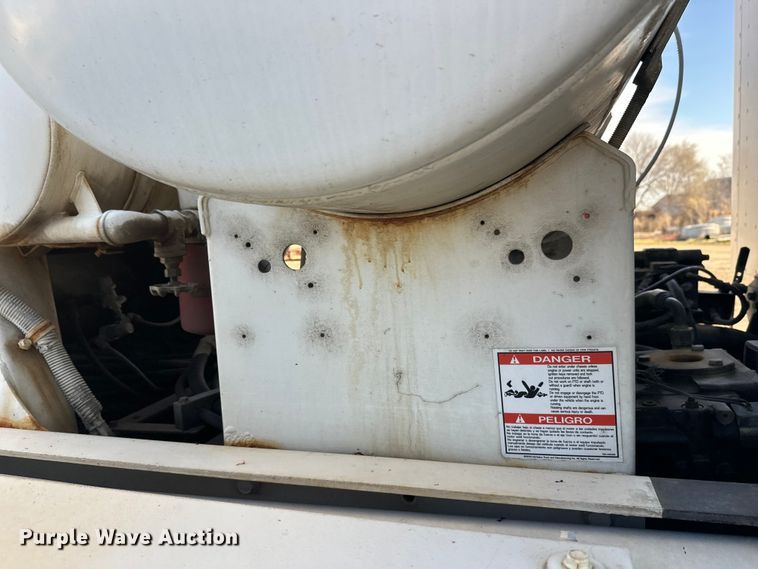 image for item DW4355 2006 International 5500i ready mix truck