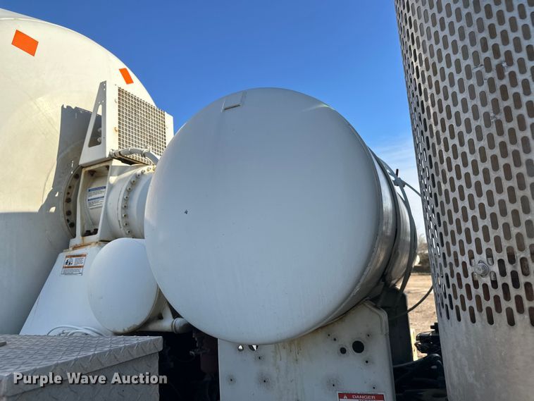 image for item DW4355 2006 International 5500i ready mix truck