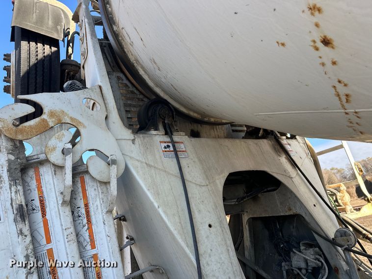 image for item DW4355 2006 International 5500i ready mix truck