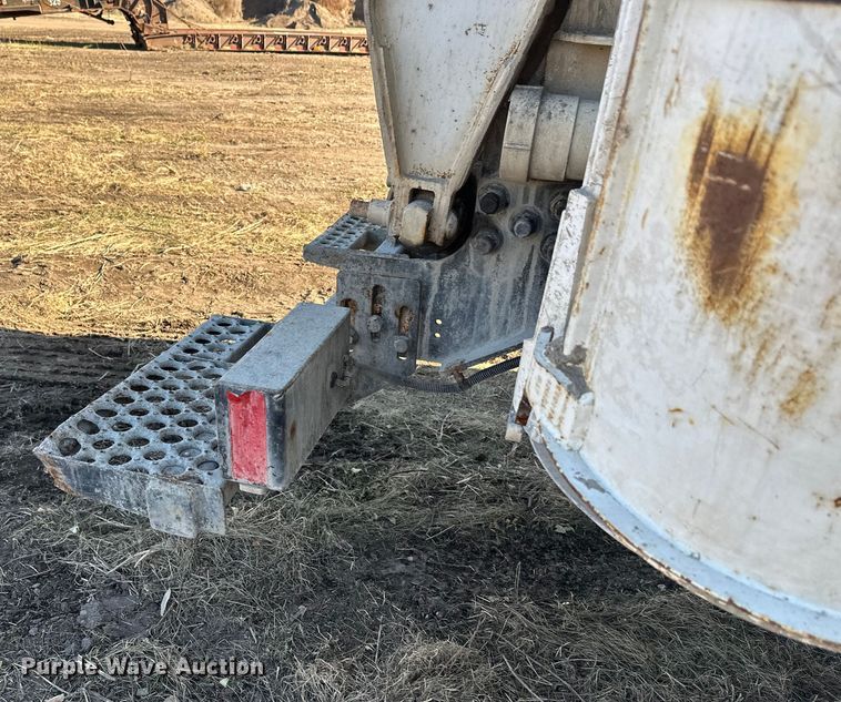 image for item DW4355 2006 International 5500i ready mix truck