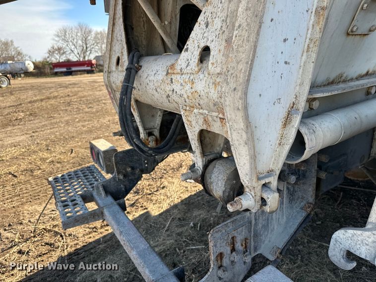 image for item DW4355 2006 International 5500i ready mix truck