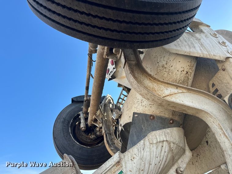 image for item DW4355 2006 International 5500i ready mix truck