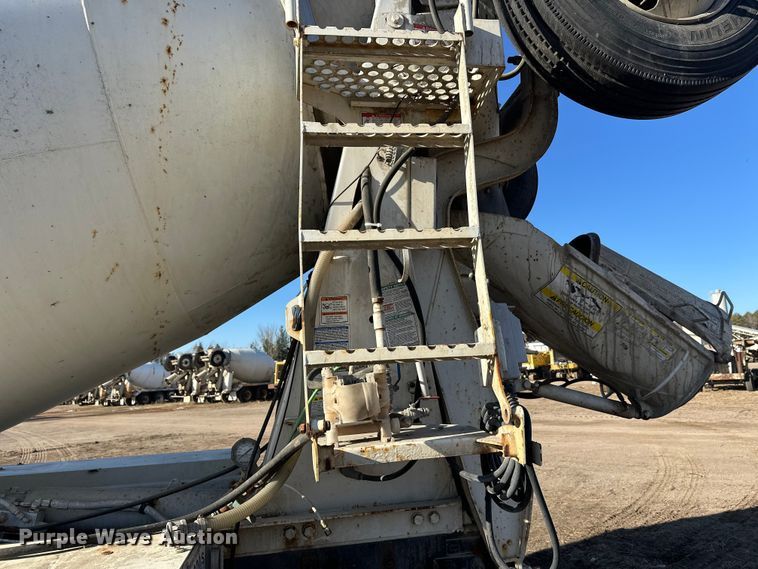 image for item DW4355 2006 International 5500i ready mix truck