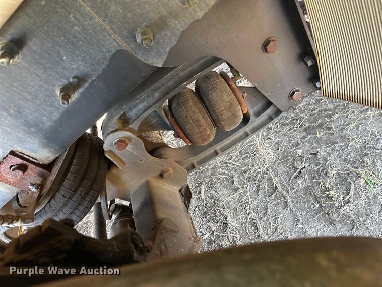 image for item DW4355 2006 International 5500i ready mix truck