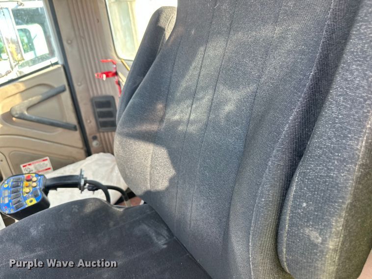 image for item DW4355 2006 International 5500i ready mix truck