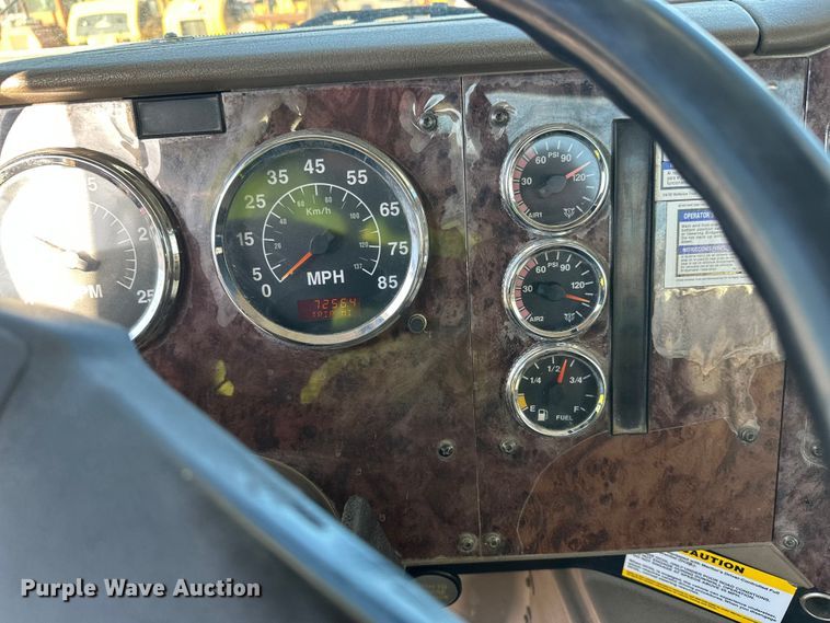 image for item DW4355 2006 International 5500i ready mix truck