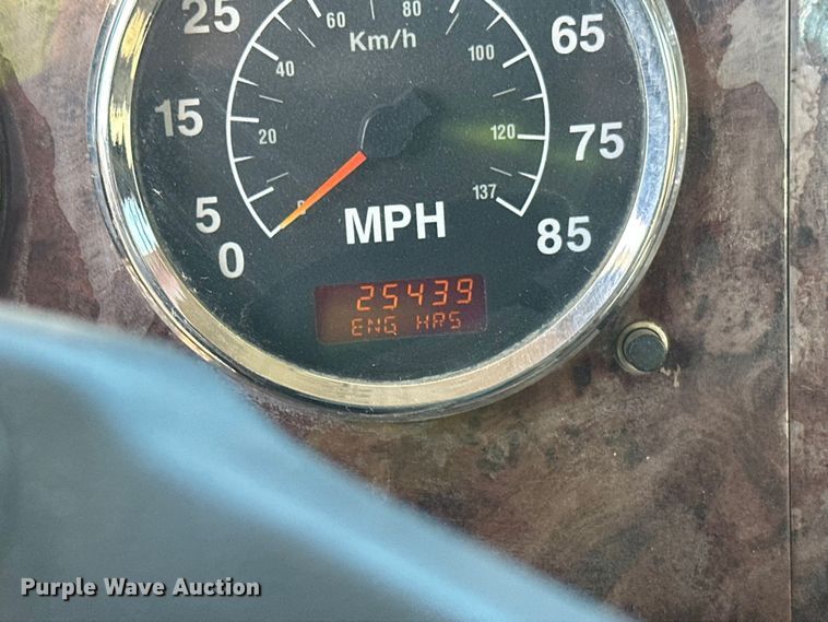 image for item DW4355 2006 International 5500i ready mix truck