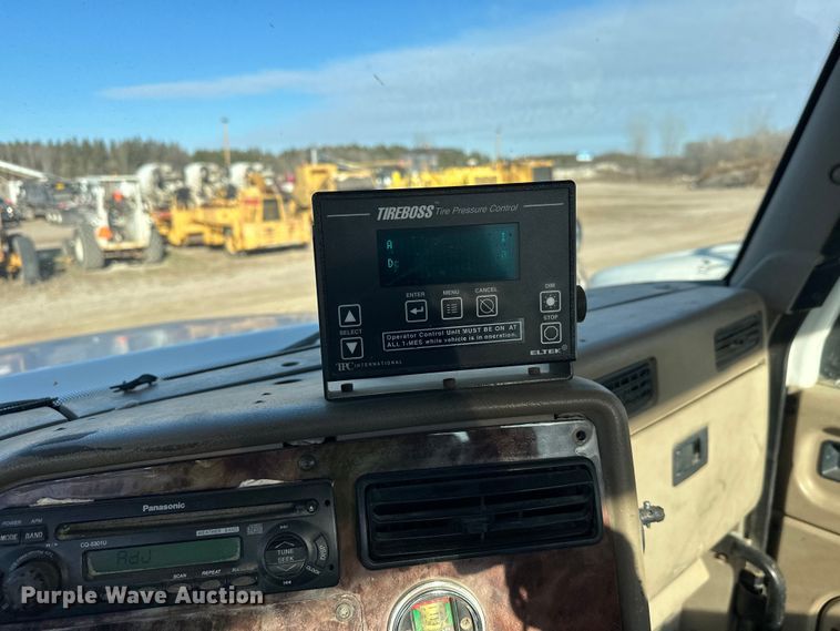 image for item DW4355 2006 International 5500i ready mix truck