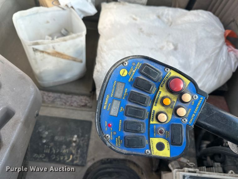 image for item DW4355 2006 International 5500i ready mix truck