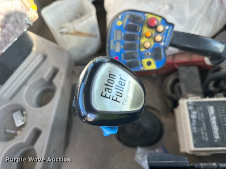 image for item DW4355 2006 International 5500i ready mix truck