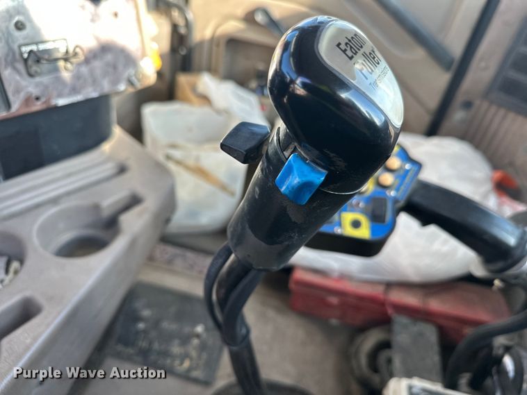 image for item DW4355 2006 International 5500i ready mix truck